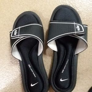 Nike slides